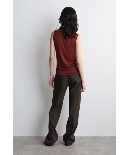 COS（コス）の「ドレープタートルネックタンクトップ（タンクトップ・レディース・ダークブラウン/レッド・L/XS/S/M）」の4枚目の写真