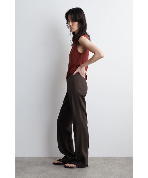 COS（コス）の「ドレープタートルネックタンクトップ（タンクトップ・レディース・ダークブラウン/レッド・L/XS/S/M）」の5枚目の写真