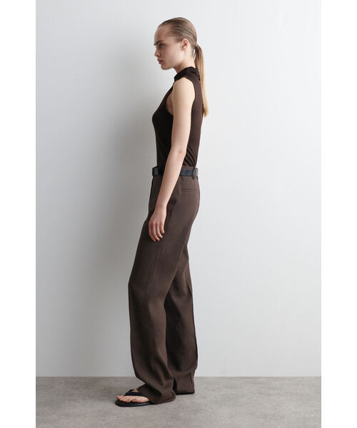 COS（コス）の「ドレープタートルネックタンクトップ（タンクトップ・レディース・ダークブラウン/レッド・L/XS/S/M）」の9枚目の写真