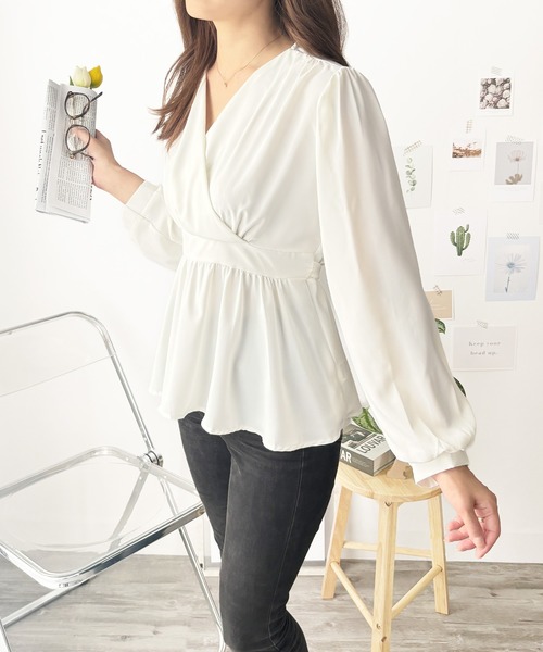 Dewlily(デューリリー)の「甘すぎずきれいめコーデにも◎ カシュクール風リボンフレアブラウス(シャツ/ブラウス・レディース・ブルー/ピンク/ホワイト・XL/S/M/L)」の7枚目の写真