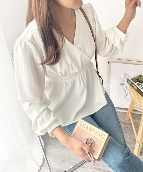 Dewlily(デューリリー)の「甘すぎずきれいめコーデにも◎ カシュクール風リボンフレアブラウス(シャツ/ブラウス・レディース・ブルー/ピンク/ホワイト・XL/S/M/L)」の10枚目の写真