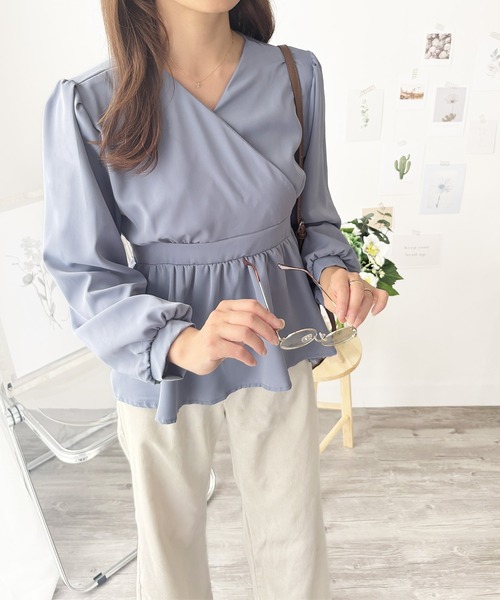 Dewlily(デューリリー)の「甘すぎずきれいめコーデにも◎ カシュクール風リボンフレアブラウス(シャツ/ブラウス・レディース・ブルー/ピンク/ホワイト・XL/S/M/L)」の12枚目の写真