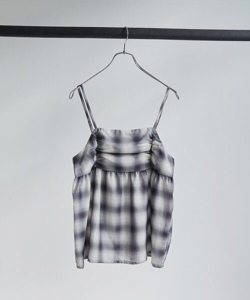 coen（コーエン）の「シアーオンブレチェックギャザーキャミソール（キャミソール・レディース・ネイビー/オフホワイト/ブラウン・FREE）」の8枚目の写真