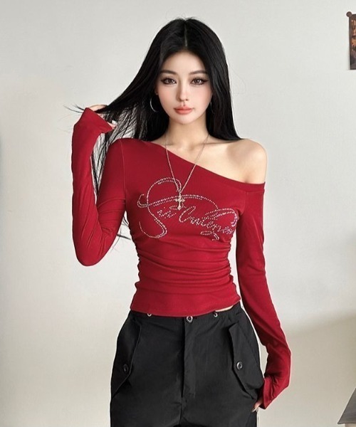 lilful(リルフル)の「サイドギャザーワンショルラインストーンロゴロンT(Tシャツ/カットソー・レディース・ブラック/ホワイト/グレー/レッド・F)」の17枚目の写真