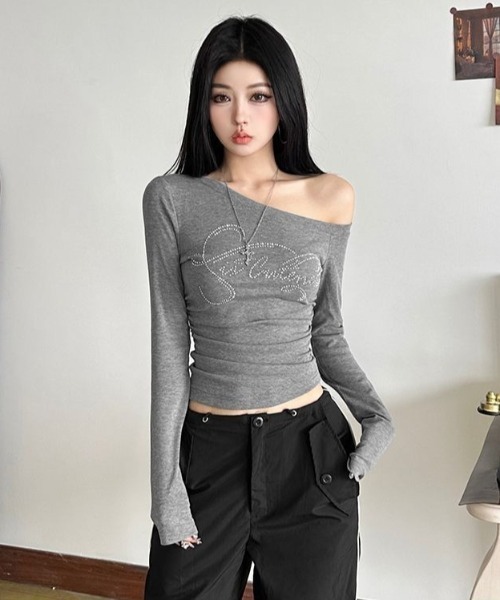 lilful(リルフル)の「サイドギャザーワンショルラインストーンロゴロンT(Tシャツ/カットソー・レディース・ブラック/ホワイト/グレー/レッド・F)」の16枚目の写真