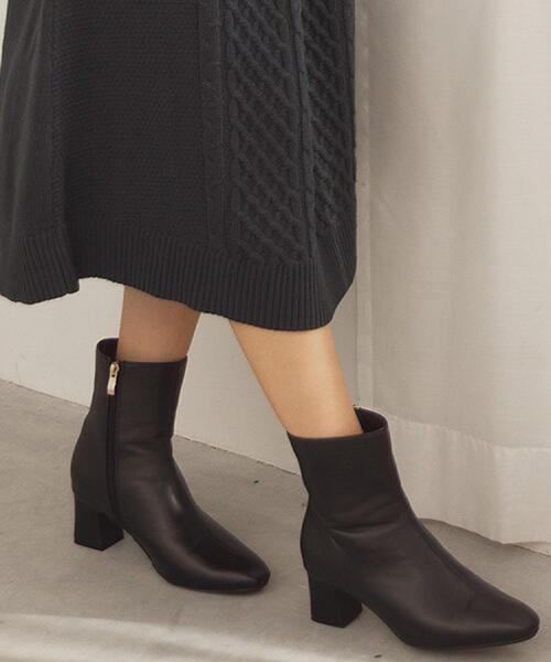 grove(グローブ)の「アーモンドトゥヒールブーツ(ブーツ・レディース・ブラック/ベージュ/ダークブラウン・M/L/S)」の4枚目の写真