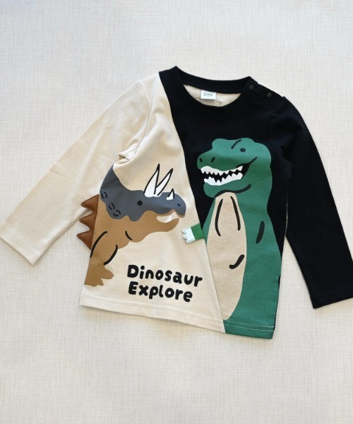 CHEEK ROOM(チークルーム)の「CHEEK ROOM/チークルーム 恐竜 ロングTシャツ(Tシャツ/カットソー・キッズ・オフホワイト/アイボリー/ブラック・80cm/90cm/100cm/110cm/120cm/130cm)」の2枚目の写真