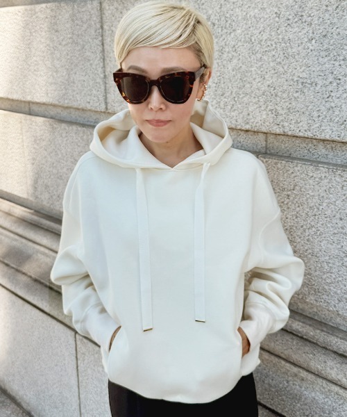 JENNE(ジェンヌ)の「日本製リラックスフーディー(その他トップス・レディース・グレー/アイボリー/ブラック/ネイビー・SMALL/MEDIUM/LARGE)」の2枚目の写真