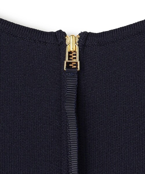UNFILO（アンフィーロ）の「BEAUTY FORM KNIT スリーブレス ワンピース（ワンピース・レディース・ネイビー系/ベージュ系/ブラック系・SMALL/MEDIUM）」の14枚目の写真