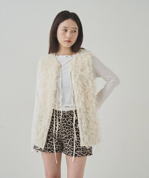 WHO'S WHO gallery（フーズフーギャラリー）の「チュールフリンジベスト（ベスト・レディース・ブラック/アイボリー・FREE）」の14枚目の写真