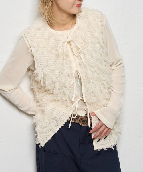 WHO'S WHO gallery（フーズフーギャラリー）の「チュールフリンジベスト（ベスト・レディース・ブラック/アイボリー・FREE）」の18枚目の写真