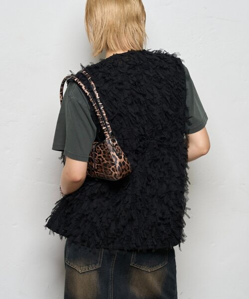 WHO'S WHO gallery（フーズフーギャラリー）の「チュールフリンジベスト（ベスト・レディース・ブラック/アイボリー・FREE）」の6枚目の写真