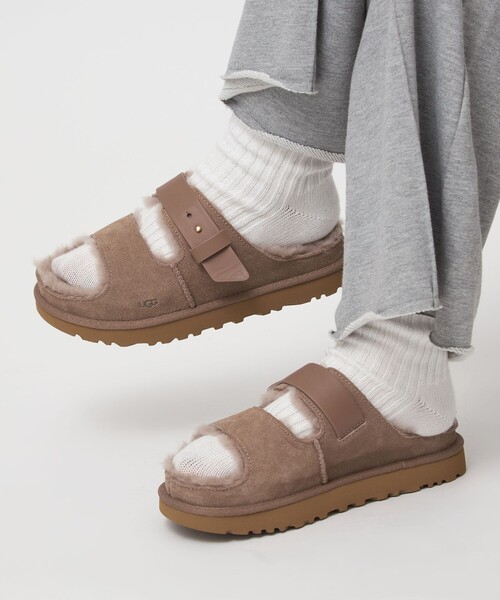 UGG(アグ)の「<UGG>グリーンポート ストラップ スライド サンダル(サンダル・レディース・モカ/ブラウン系・5/8/6/7)」の2枚目の写真