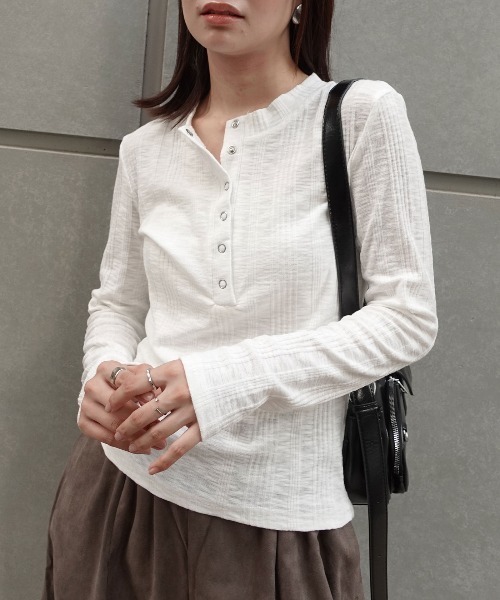 CORNERS(コーナーズ)の「ヘンリーネックスリムフィットロンT(Tシャツ/カットソー・レディース・ブラック/ホワイト/グレー・M)」の4枚目の写真