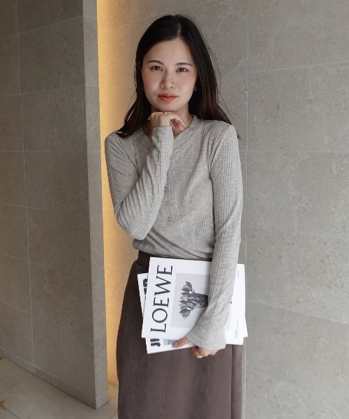 CORNERS(コーナーズ)の「ヘンリーネックスリムフィットロンT(Tシャツ/カットソー・レディース・ブラック/ホワイト/グレー・M)」の13枚目の写真