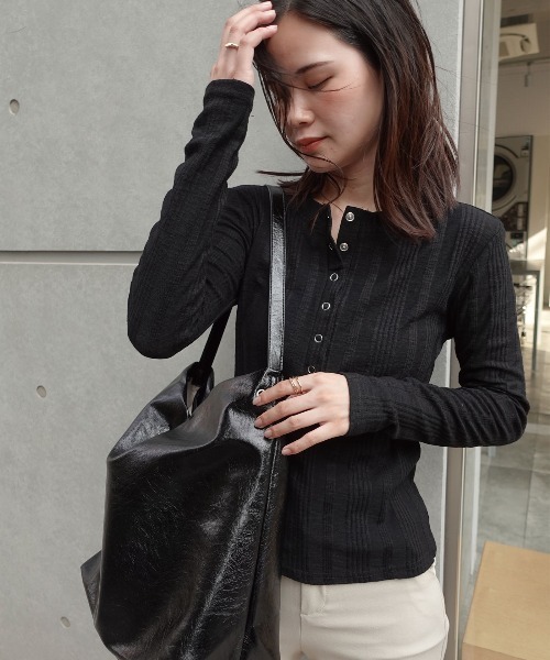 CORNERS(コーナーズ)の「ヘンリーネックスリムフィットロンT(Tシャツ/カットソー・レディース・ブラック/ホワイト/グレー・M)」の18枚目の写真