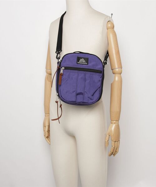 GREGORY(グレゴリー)の「クイックポケットデラックス QUICK POCKET DELUXE ウルトラバイオレット(ショルダーバッグ・メンズ・バイオレット・ONE SIZE)」の3枚目の写真