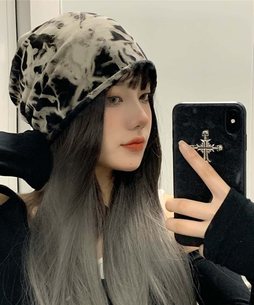 LA VORAGINE(ラ ヴォラジネ)の「薄手ストリートキャップ(キャップ・レディース・ブラック/パープル/ブルー・FREE)」の1枚目の写真