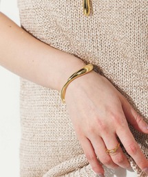 Gready Brilliant（グレディブリリアン）の「カーブバングル（バングル/リストバンド）」