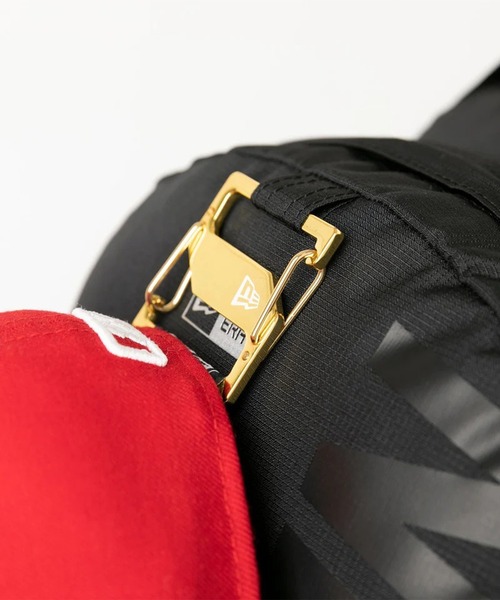 NEW ERA（ニューエラ）の「NEW ERA/ニューエラ バックパック キャリアパック 35L ライトウェイト プリントロゴ  14521350（バックパック/リュック・メンズ・ブラック・FREE）」の5枚目の写真