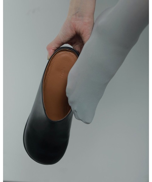 anuke(アンヌーク)の「anuke Ecoleather Heel Slip-ons 62521021(その他シューズ・レディース・ブラック・36/37/38)」の20枚目の写真