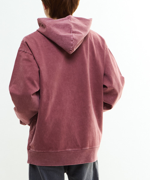 CONVERSE TOKYO(コンバーストウキョウ)の「PATCHWORK LOGO HOODIE(パーカー・レディース・パープル/ボルドー/ブラック・SMALL/MEDIUM)」の6枚目の写真