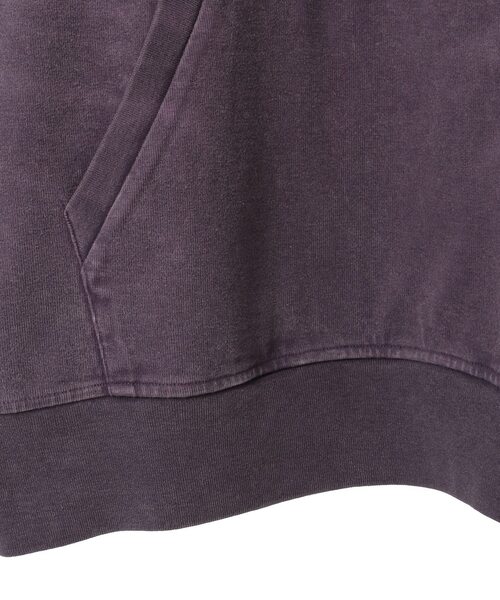CONVERSE TOKYO(コンバーストウキョウ)の「PATCHWORK LOGO HOODIE(パーカー・レディース・パープル/ボルドー/ブラック・SMALL/MEDIUM)」の11枚目の写真