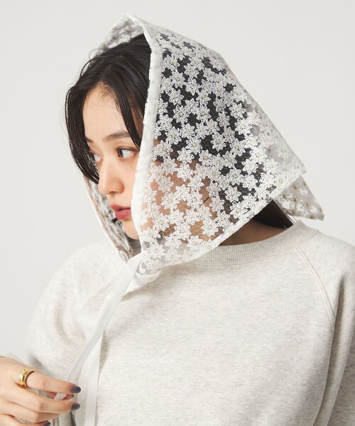green label relaxing(グリーンレーベルリラクシング)の「レーシー バブーシュカ(その他ヘアアクセサリー・レディース・オフホワイト/ブラック・FREE)」の1枚目の写真