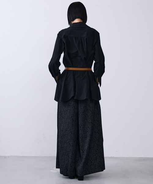 MONOe(モノエ)の「ビンテージペイズリー柄ダブルタックワイドパンツ(その他パンツ・レディース・ブラック/グレー・L/M/S)」の4枚目の写真