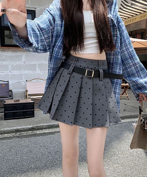 leune（ルネ）の「ベルト付きドット柄プリーツスカート（スカート・レディース・グレー/ブラック・MEDIUM/SMALL）」の9枚目の写真
