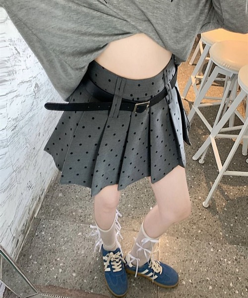 leune（ルネ）の「ベルト付きドット柄プリーツスカート（スカート・レディース・グレー/ブラック・MEDIUM/SMALL）」の16枚目の写真