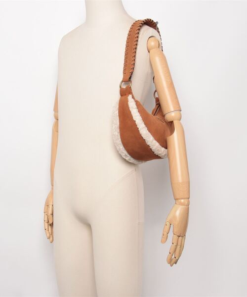 AMITA Hobo ハンドバッグ ホーボー | GUESS(ゲス) JAPAN 公式