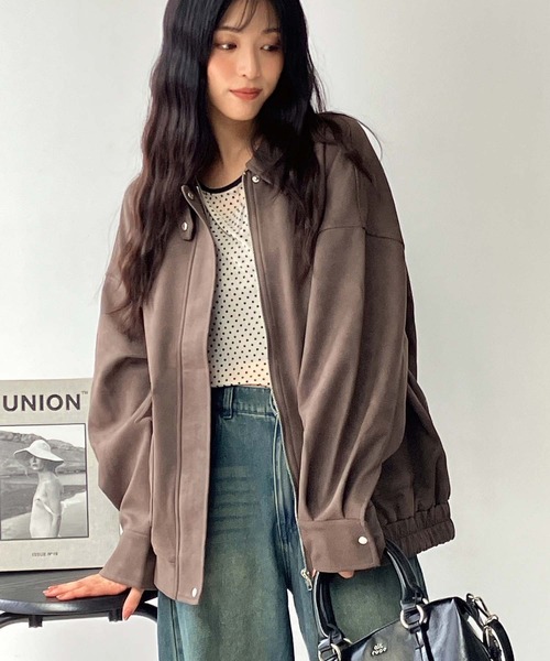 AS KNOW AS plus（アズノゥアズプラス）の「♪ダブルポケット付き　スウェード ゆったりシルエットブルゾン（ブルゾン・レディース・チャコールグレー/ブラウン/キャメル/グレイッシュベージュ・FREE）」の17枚目の写真