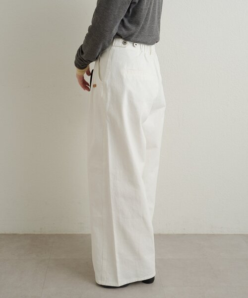 Omekashi（オメカシ）の「ダブルタックデニムパンツ（デニムパンツ・レディース・ブルー/オフホワイト・38/36）」の11枚目の写真