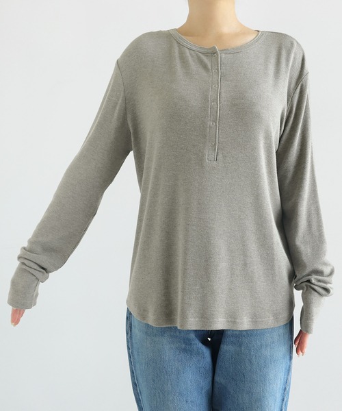 evernavy（エバーネイビー）の「テレコリブヘンリーネック長袖Tシャツ（Tシャツ/カットソー・レディース・ブラック/チョコ/グレー/ホワイト・M）」の5枚目の写真