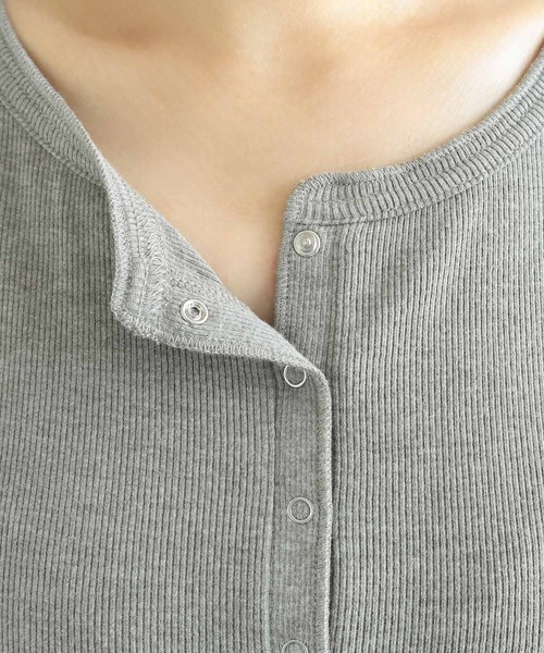 evernavy（エバーネイビー）の「テレコリブヘンリーネック長袖Tシャツ（Tシャツ/カットソー・レディース・ブラック/チョコ/グレー/ホワイト・M）」の9枚目の写真