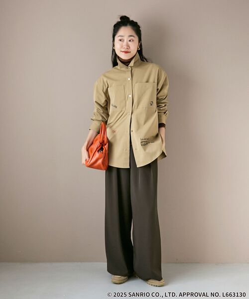 le.coeur blanc（ルクールブラン）の「【HELLO KITTY】レタリング刺繍オーバーシャツ（シャツ/ブラウス・レディース・チャコールグレー/ベージュ・38）」の4枚目の写真