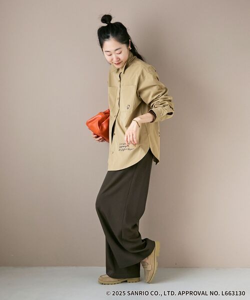 le.coeur blanc（ルクールブラン）の「【HELLO KITTY】レタリング刺繍オーバーシャツ（シャツ/ブラウス・レディース・チャコールグレー/ベージュ・38）」の7枚目の写真