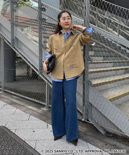 le.coeur blanc（ルクールブラン）の「【HELLO KITTY】レタリング刺繍オーバーシャツ（シャツ/ブラウス・レディース・チャコールグレー/ベージュ・38）」の9枚目の写真