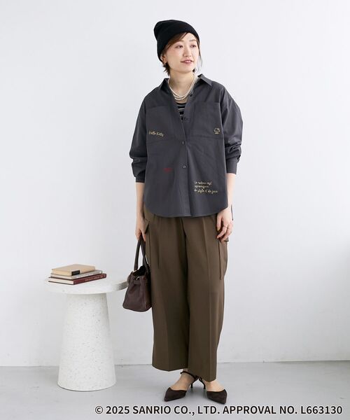 le.coeur blanc（ルクールブラン）の「【HELLO KITTY】レタリング刺繍オーバーシャツ（シャツ/ブラウス・レディース・チャコールグレー/ベージュ・38）」の19枚目の写真