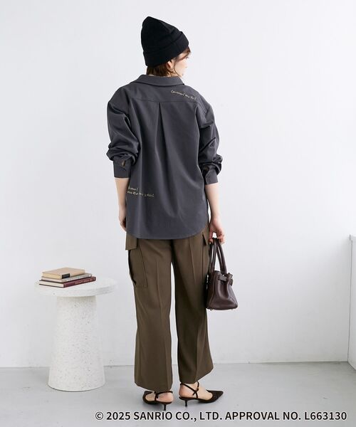 le.coeur blanc（ルクールブラン）の「【HELLO KITTY】レタリング刺繍オーバーシャツ（シャツ/ブラウス・レディース・チャコールグレー/ベージュ・38）」の22枚目の写真
