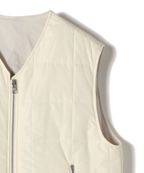 SHIPS(シップス)の「SHIPS Primary Navy Label:〈手洗い可能〉スクエア キルト リバーシブル ジレ(ベスト・レディース・ブラック/ナチュラル・ONE SIZE)」の8枚目の写真