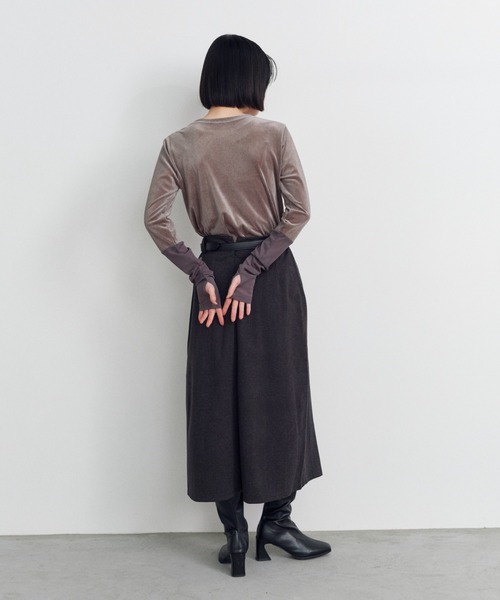 Shelly island(シェリーアイランド)の「シアーベロア袖切り替えロンT(Tシャツ/カットソー・レディース・ブラック/グレー/ホワイト・FREE)」の19枚目の写真