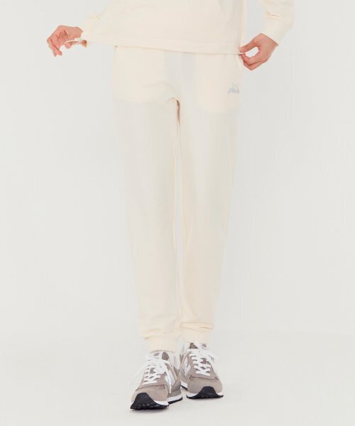 CHASECULT(チェイスカルト)の「レディース イージーフィット ジョガーパンツ-BEZG7261B0A(スウェットパンツ・レディース・アイボリー・67/70)」の2枚目の写真