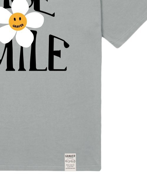 GRAVER（グレーバー）の「[ユニセックス]ナイススマイルロゴフラワー半袖Tシャツ_カーキグレー（Tシャツ/カットソー・レディース・カーキ・SMALL/MEDIUM/LARGE/X-LARGE）」の4枚目の写真