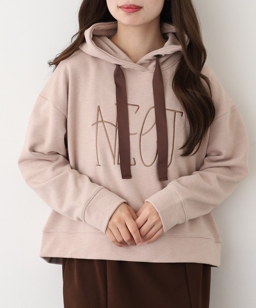 BRODIAEA(ブローディア)の「BRODIAEA 裏起毛ロゴパーカー(パーカー・レディース・チャコールグレー/ベージュ/キャメル・40)」の8枚目の写真