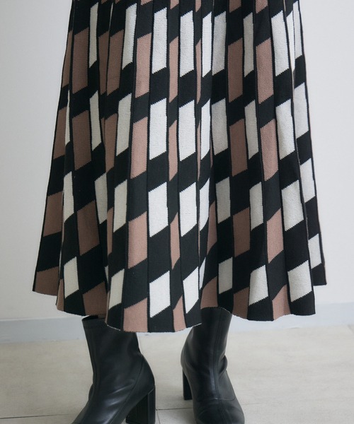 Paradise Picnic（パラダイスピクニック）の「幾何柄ニットスカート（スカート・レディース・ブラウン/グレー・FREE）」の13枚目の写真