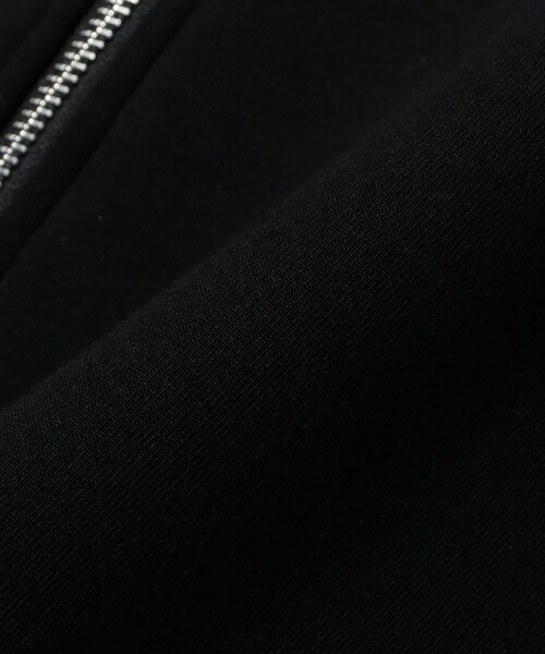 BEAMS（ビームス）の「フルフェイス ジップアップ フーディ 【ワイドショートフィット】（パーカー・メンズ・ブラック/レッド・S/M/L/XL）」の6枚目の写真