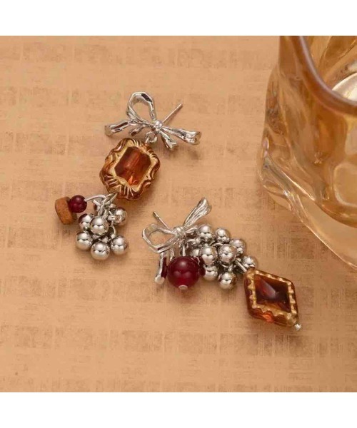 tone(トーン)の「【88eighty-eight】シルバーレトロヴィンテージ 非対称ビーズピアス【import】(MA)(ピアス(両耳用)・レディース・シルバー・FREE)」の4枚目の写真