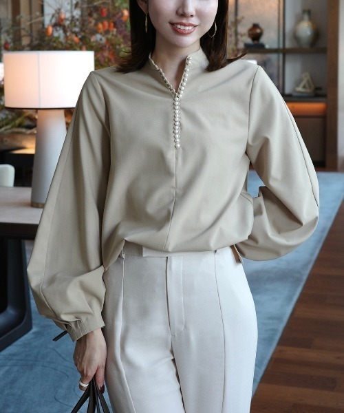 anuans（アニュアンス）の「パールトリムブラウス（シャツ/ブラウス